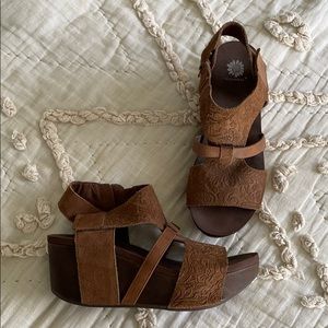 Embossed leather sandal wedges NWOB